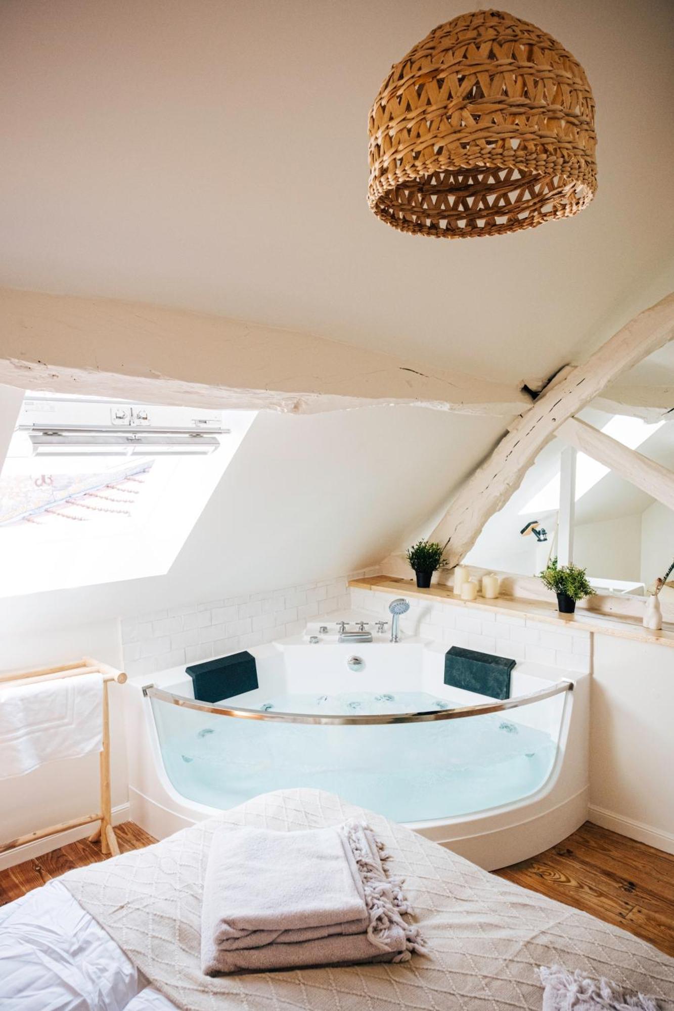 Loveroom Du Perche : Maison Avec Balneo Moulins-la-Marche Buitenkant foto